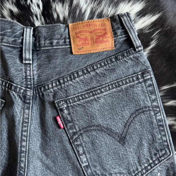 Levis Denim Shorts Black - Picture 3 of 5